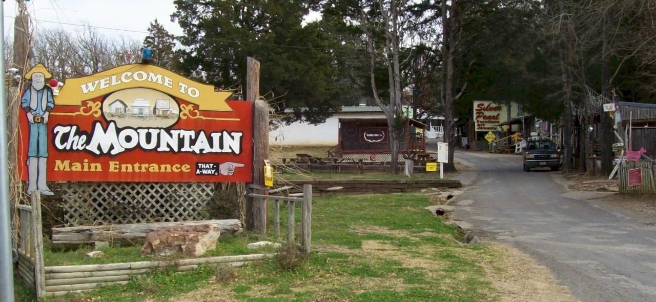 Acorn Hideaways Canton Charming Pioneer Suite 1890'S General Store Bagian luar foto